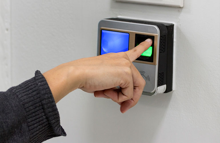 bloqueo-de-acceso-para-personal-no-autorizado
